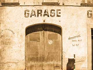 Garage Door Repair Company InCrystal Lake IL