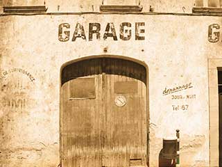 Garage Door Repair Near Me | Crystal Lake IL Garage Door Repair Company InCrystal Lake IL