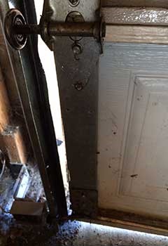 Garage Door Off Track Service Lakewood