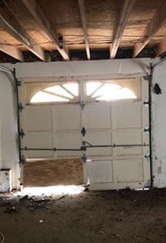 Panel Replacement & New Garage Door Tracks – Cary, IL